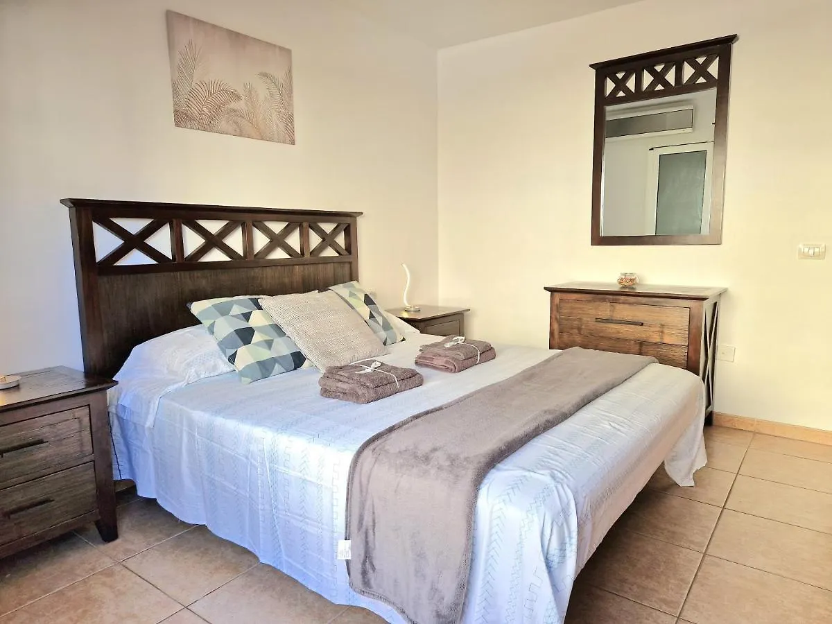 Spacious Chalet Next To The Sea - Airport Villa San Isidro  San Isidro (Tenerife)